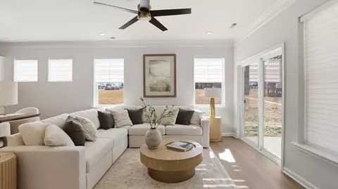 Living - 6404 Quinlynn Pl, Midlothian, VA 23112 photo 5 of 6