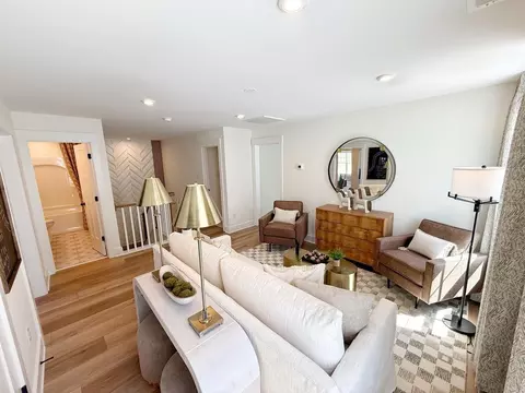 Living - 6404 Quinlynn Pl, Midlothian, VA 23112 photo 2 of 6