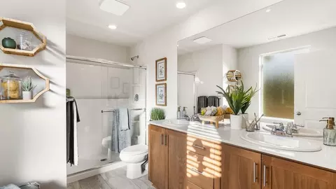 Bath - 62733 Eagle Rd, Bend, OR 97701 photo 5 of 6
