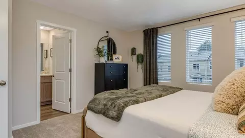 Bedroom - 62733 Eagle Rd, Bend, OR 97701 photo 3 of 9