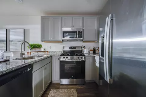 Kitchen - 236 Harris Walk, West Point, GA 31833 photo 2 of 3