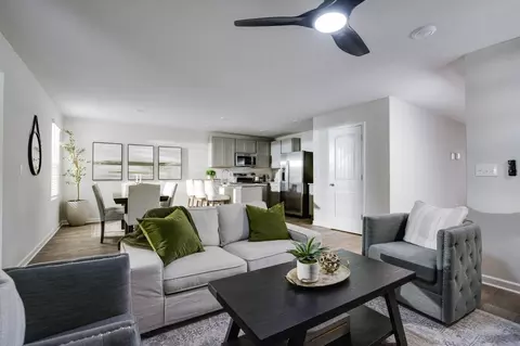Living - 236 Harris Walk, West Point, GA 31833 photo 2 of 2