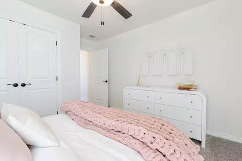 Bedroom - 5601 Junipero Dr, Mustang, OK 73064 photo 17 of 17