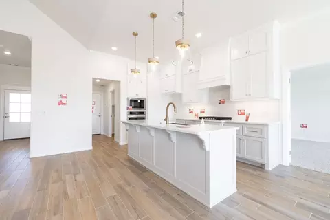 Kitchen - 5601 Junipero Dr, Mustang, OK 73064 photo 1 of 13