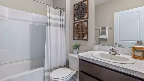 Bath - 4982 Eagle Rock Dr, Wimauma, FL 33598 photo 3 of 8