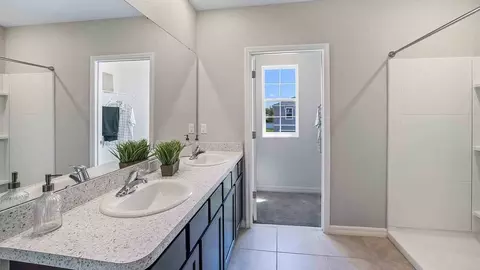Bath - 4982 Eagle Rock Dr, Wimauma, FL 33598 photo 2 of 8