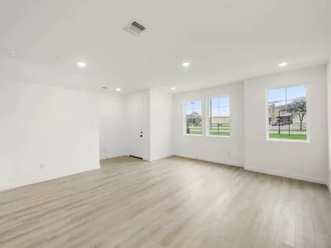 Living - 7629 Dakota Dr, Watauga, TX 76148 photo 4 of 6