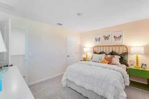 Bedroom - 13516 Camelot Ct, Parrish, FL 34219 photo 4 of 17