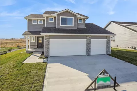 Lavender Ln, Pella, IA 50219