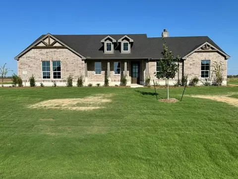 150 Sunny Side Dr, Valley View, TX 76272