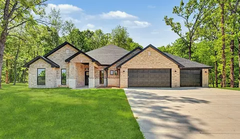 9236 S Pleasant Valley Rd, Gentry, AR 72734