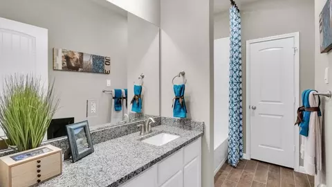 Bath - 14816 Armstrong Loop, Salado, TX 76571 photo 3 of 5