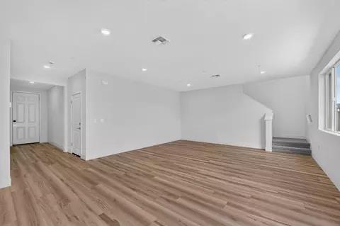 Living - 5210 Yarrow Ave, Tracy, CA 95377 photo 1 of 3
