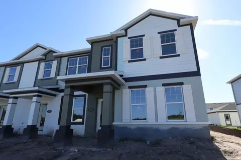 Exterior - 1381 Hyde St, Saint Cloud, FL 34771 photo 8 of 12
