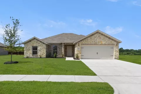 2613 River Bank Dr, Burleson, TX 76028