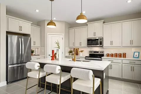 Kitchen - 13037 Pierce St, Parrish, FL 34219 photo 1 of 2