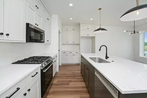 Kitchen - 749 S Calhoun Ln, Star, ID 83669 photo 4 of 6