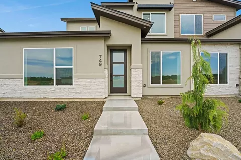 Exterior - 749 S Calhoun Ln, Star, ID 83669 photo 1 of 5