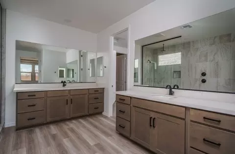 Bath - 7322 E La Sala Ln, Florence, AZ 85132 photo 3 of 4