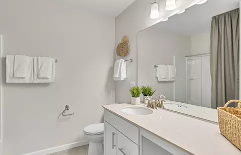 Bath - 3132 Peyton Cir, Aurora, IL 60503 photo 3 of 3