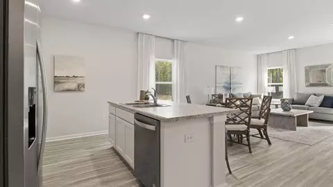 Kitchen - 3173 Silver Maple Rd, Cantonment, FL 32533 photo 4 of 5