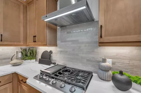 Kitchen - 4085 Golden Creek Ter, Parrish, FL 34219 photo 15 of 17