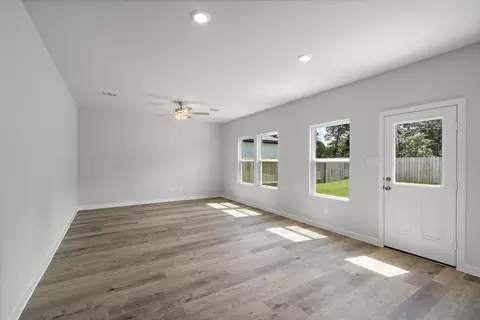 10827 Red Flagstone Dr, Conroe, TX 77306 photo 4