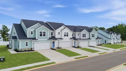 420 Crestcreek Dr, Anderson, SC 29621