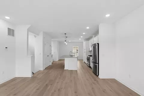 Entry Way - 46 Silverbell Ave, Berlin, NJ 08009 photo 4 of 4