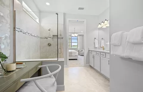 Bath - 17470 Luminous Ave, Venice, FL 34293 photo 2 of 4