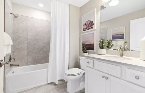Bath - 17470 Luminous Ave, Venice, FL 34293 photo 4 of 4