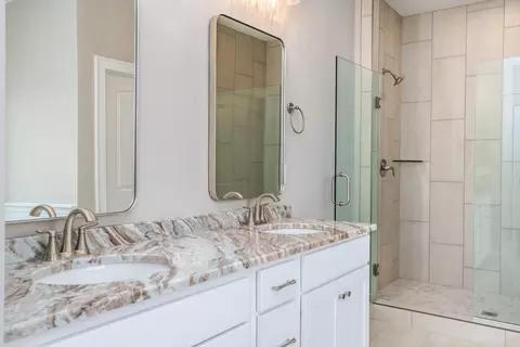 Bath - 127 Laurel Branch Dr, Dothan, AL 36305 photo 1 of 5