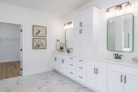 Bath - 127 Laurel Branch Dr, Dothan, AL 36305 photo 3 of 5