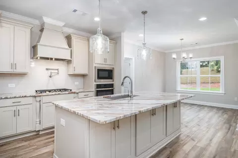 Kitchen - 127 Laurel Branch Dr, Dothan, AL 36305 photo 1 of 4