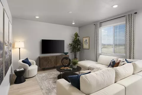 Living - 903 N 200 E, Santaquin, UT 84655 photo 2 of 4