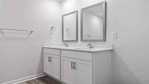 Bath - 787 Embark Cir, Greer, SC 29651 photo 3 of 7