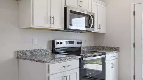 Kitchen - 787 Embark Cir, Greer, SC 29651 photo 4 of 9