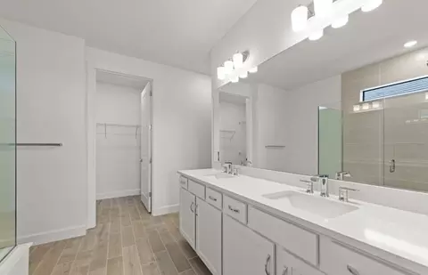 Bath - 19410 Hinkley Dr, Estero, FL 33928 photo 1 of 2