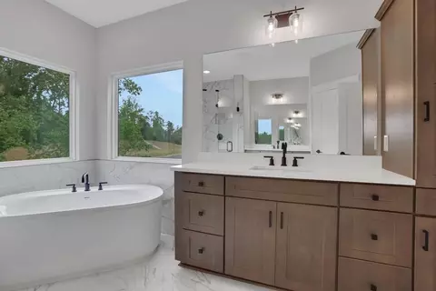 Bath - 5308 Pembrey Dr, Denver, NC 28037 photo 3 of 5