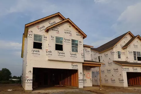Exterior - 1019 Dawsons Dr, Hebron, OH 43025 photo 3 of 10