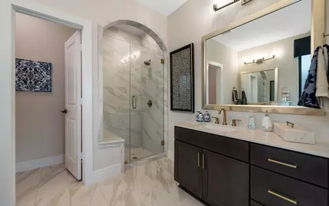 Bath - 3610 Compass Pointe Ct, Angleton, TX 77515 photo 2 of 18