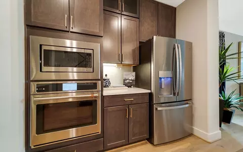 Kitchen - 3610 Compass Pointe Ct, Angleton, TX 77515 photo 3 of 21