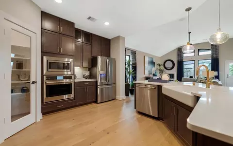 Kitchen - 3610 Compass Pointe Ct, Angleton, TX 77515 photo 7 of 21