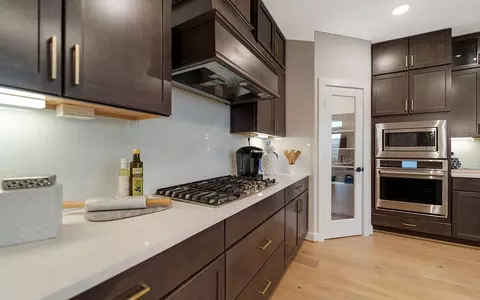 Kitchen - 3610 Compass Pointe Ct, Angleton, TX 77515 photo 9 of 21