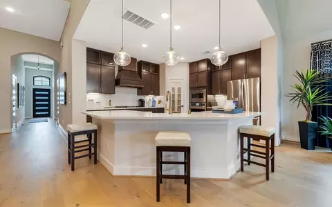 Kitchen - 3610 Compass Pointe Ct, Angleton, TX 77515 photo 5 of 21