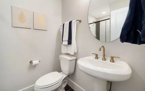 Bath - 3610 Compass Pointe Ct, Angleton, TX 77515 photo 4 of 18