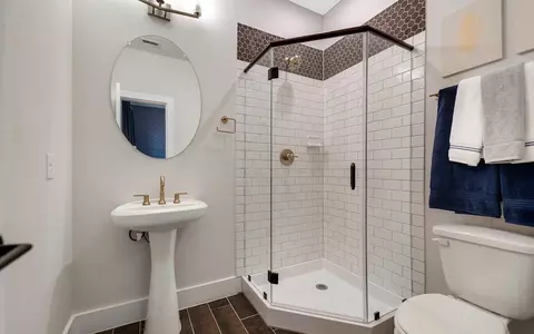 Bath - 3610 Compass Pointe Ct, Angleton, TX 77515 photo 5 of 18