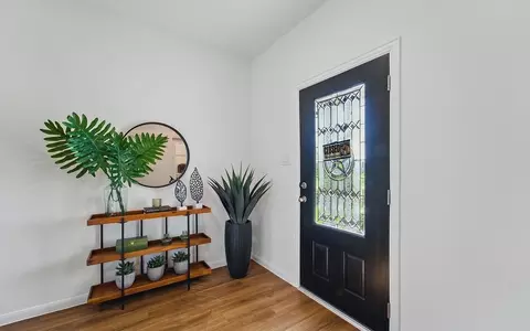 Entry Way - 3610 Compass Pointe Ct, Angleton, TX 77515 photo 7 of 11