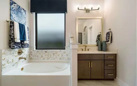 Bath - 3610 Compass Pointe Ct, Angleton, TX 77515 photo 3 of 18