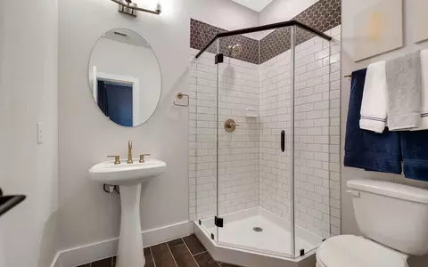 Bath - 3610 Compass Pointe Ct, Angleton, TX 77515 photo 10 of 18